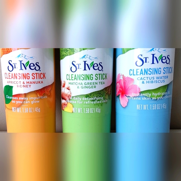 Set of 3 St. Ives Cleansing Sticks - Picture 2 of 2
